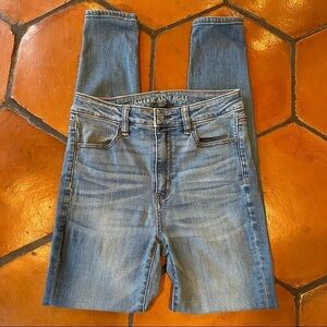 American Eagle Jeans Super Hi Rise Jegging Women's Size 4 Reg Distressed Stretch